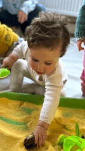 benefits of messy play for babies and toddlers