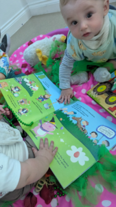 how to encourage a love of reading in babies