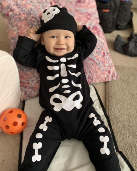 when do babies start pointing and waving