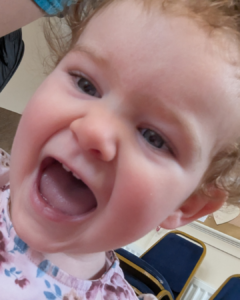 when do babies recognise familiar faces