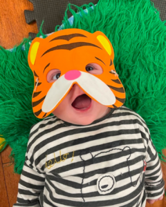 when do babies recognise familiar faces