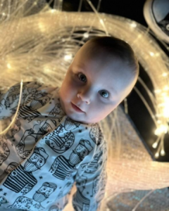 when do babies recognise familiar faces